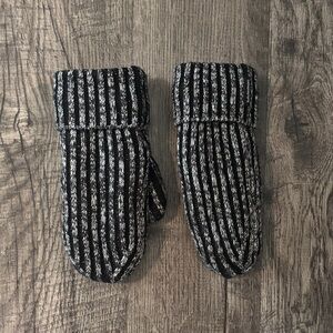 Lululemon Mittens - Sherpa Lined - Black and White - Size Small